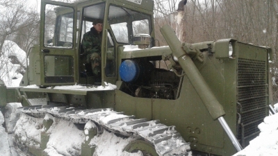 Помоћ Војске грађанима Србије у чишћењу снега